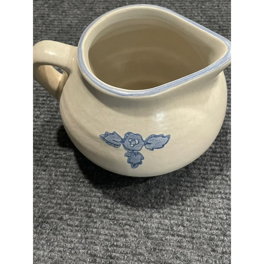 Pfaltzgraff Yorktowne Stoneware Creamer Pitcher Blue Floral Cream Farmhouse USA
